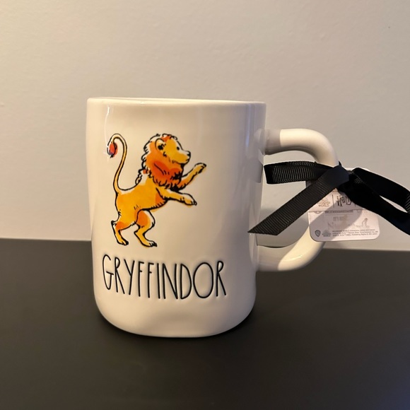 Rae Dunn Harry Potter Gryffindor Mug - Picture 1 of 2